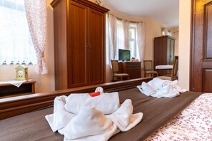 Room, 1 Bedroom, Smoking, Garden View | 1 bedroom