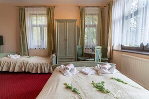 Room, 1 Bedroom, Smoking, Garden View | 1 bilik tidur