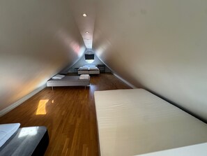 1 bedroom, free WiFi - Modern 1-bedroom Apartment for 6 Near Kristianstad (Fjalkinge)