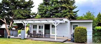 House by the lake Elbe-Parey