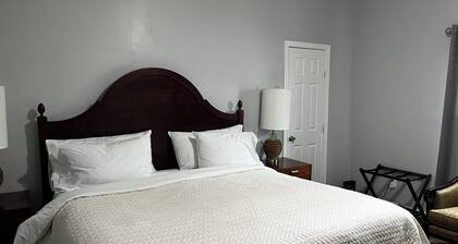 Charming 4-bedroom house with luxury and comfort in enchanting Wadley GA.
