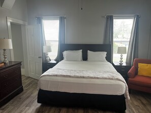 4 Schlafzimmer, Schreibtisch, Bügeleisen/Bügelbrett, WLAN