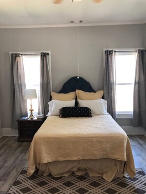 4 bedrooms, desk, iron/ironing board, WiFi