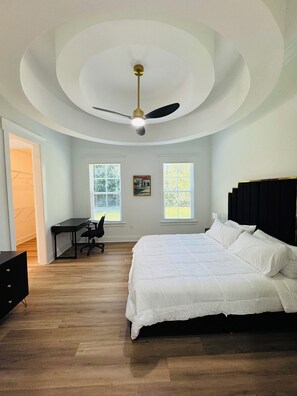 4 bedrooms, desk, iron/ironing board, free WiFi
