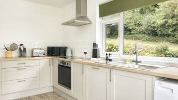 Dishwasher, cookware/dishes/utensils