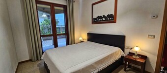 Alò - One Bedroom Apartment, Sleeps 2