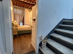 2 slaapkamers, een strijkplank/strijkijzer, gratis wifi, beddengoed