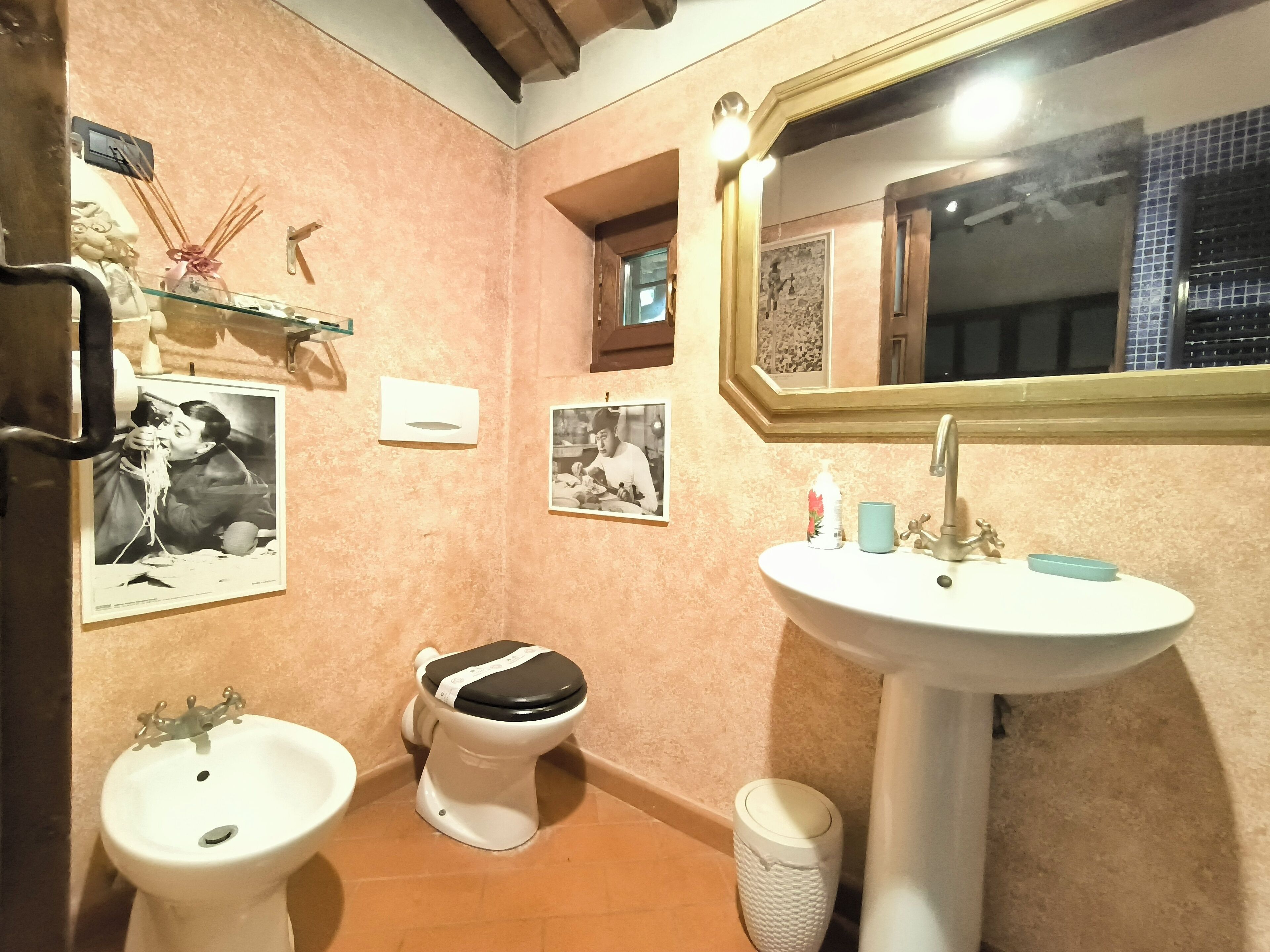 Dusche, Haartrockner, Bidet, Handtücher