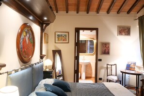 3 bedrooms, iron/ironing board, free WiFi, bed sheets - Saracino - Three Bedroom Guest House, Sleeps 2 (Arezzo)