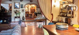 Il Mulino nel Bosco - Six Bedroom Villa, Sleeps 14