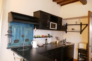 Refrigerador, microondas, horno, lavavajillas