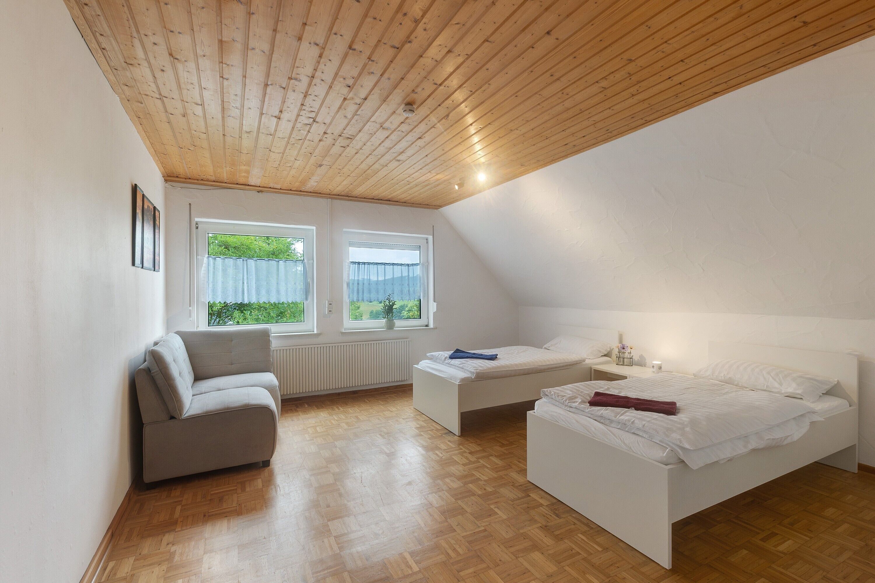 4 slaapkamers, een strijkplank/strijkijzer, wifi, rolstoeltoegang