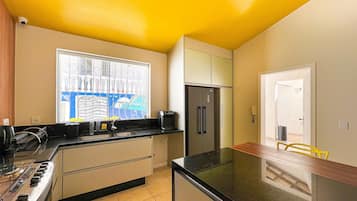 雪櫃、微波爐、爐具、廚房用具/餐具/器皿