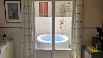 Premium Double Room, City View | Soundproofing, free WiFi
