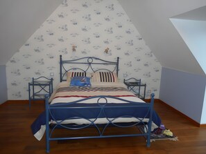 2 Schlafzimmer, Bügeleisen/Bügelbrett, Bettwäsche