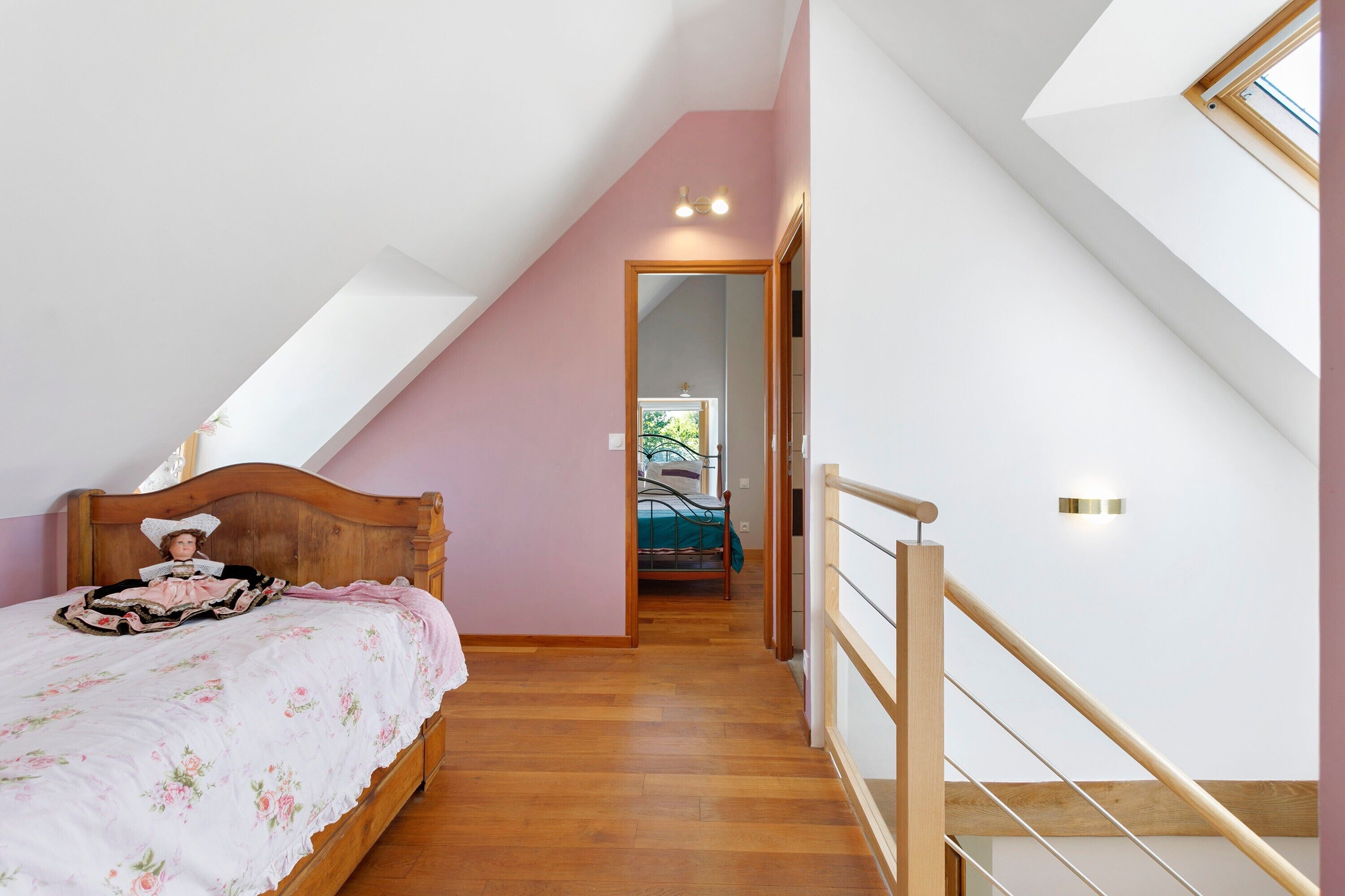 2 bedrooms, iron/ironing board, bed sheets