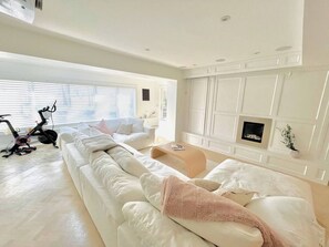 4 chambres, fer et planche à repasser, Wi-Fi, literie fournie