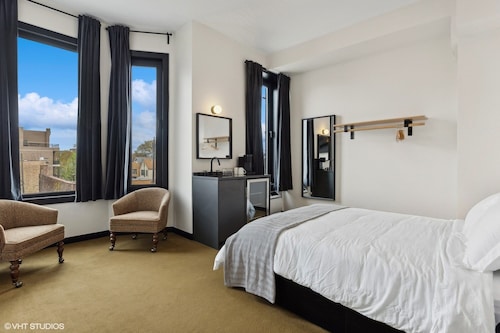 Logan Square SRO Hotel