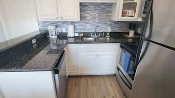 Condo, Multiple Beds, Balcony, Partial Ocean View (Cora Lee Beachview) | Private kitchen