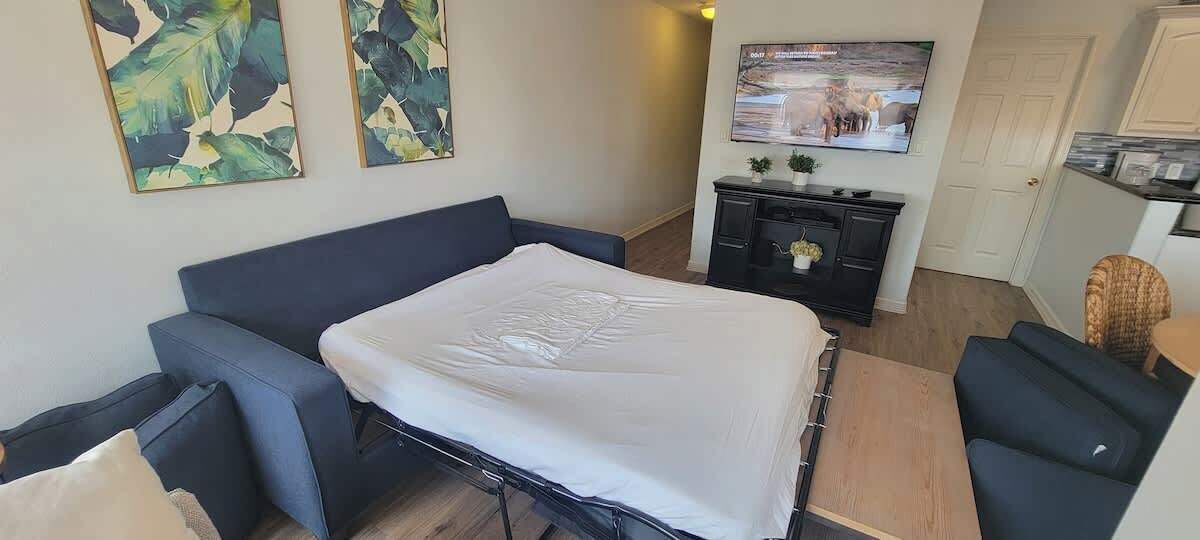 公寓客房, 多張床, 陽台, 部分海景 (Cora Lee Beachview) | 2 間臥室、獨特裝潢、布置獨特