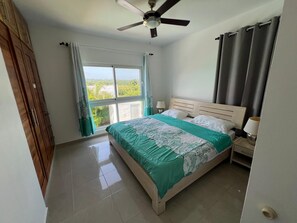 2 bedrooms, in-room safe, iron/ironing board, free WiFi