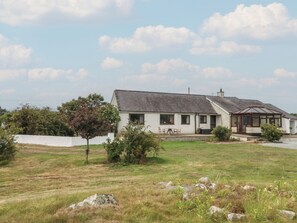 Exterior - Tir Mawr (Llanfairpwllgwyngyll)