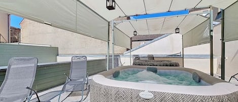 Baignoire à remous extérieure