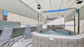 Bain à remous extérieur