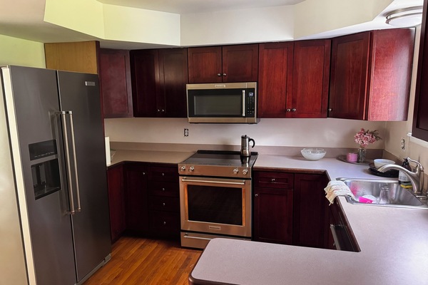 Køleskab, mikrobølgeovn, ovn, kogeplade