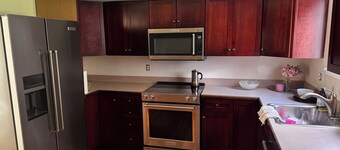 3 Bedroom 2 Bath, quiet and close to everything