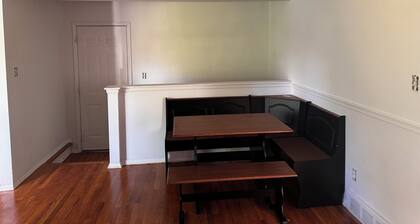 3 Bedroom 2 Bath, quiet and close to everything