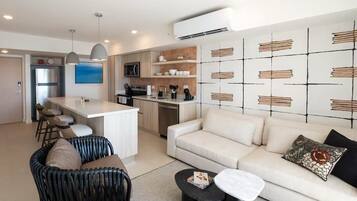 Apartemen Deluks, balkon, pemandangan pantai | Area keluarga