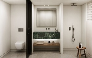 Elite Suite Sea View with Private Pool | Kamar mandi | Shower, pengering rambut, sandal, dan handuk