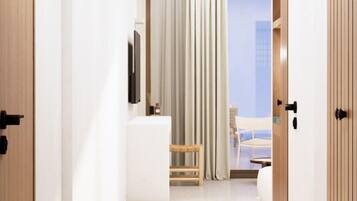 In-room safe, blackout curtains, free WiFi