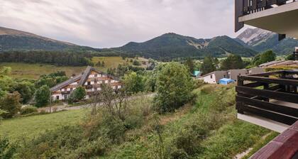 Appartement 'Le Serpaton' avec vue sur la montagne et balcon