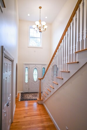 Interior - 4BR, 3.5 BA, Kid-Friendly, Private, A/C, 5min to Beach (Saco)