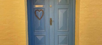 Charming townhome near beach and square