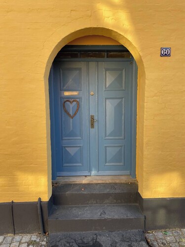 Charming townhome near beach and square
