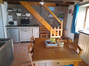 Dining - Charming House 'Les Volets Bleus' with Private Garden and Wi-Fi (Servance-Miellin)