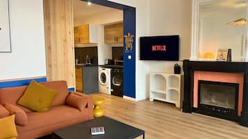 100-cm-Smart-TV mit Digitalempfang