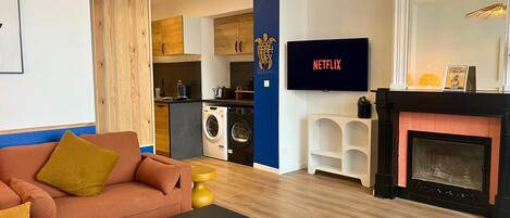 TV connectée de 100 cm avec chaßnes numériques