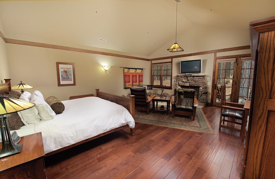 Fivepine Lodge & Cabins - Romance Cabin - Sisters, OR
