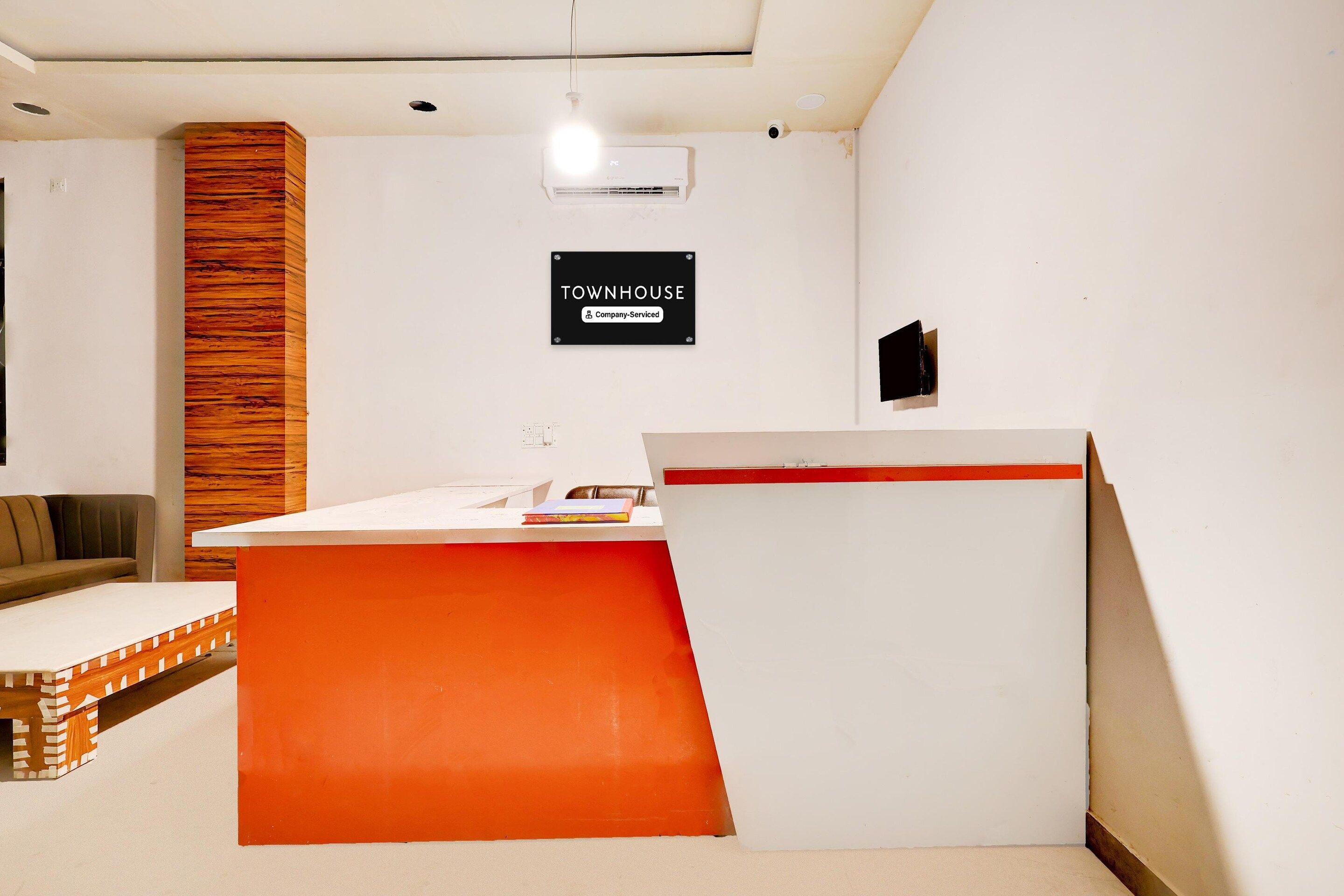 House | Reception