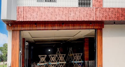 Hotel O Sarai Metro Station