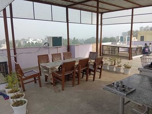 House | Outdoor dining