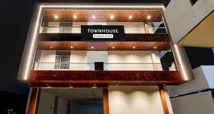 Townhouse Sarai Metro Station Formerly Palla