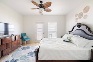 3 bedrooms, desk, iron/ironing board, travel cot