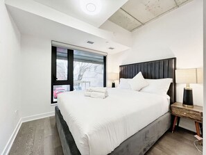 3 Schlafzimmer, Schreibtisch, Bügeleisen/Bügelbrett, Reisekinderbett