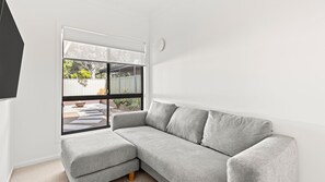 Smart TV, books, stereo