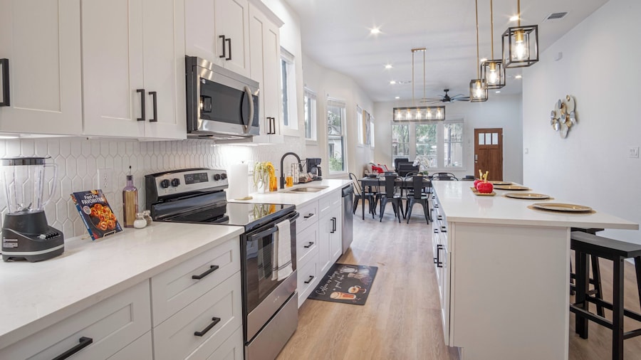 3BR 3BA Urban Escape Just Minutes From Downtown